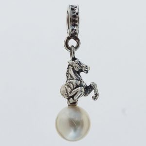 Bonaroca Charm Anhänger Pferd auf Perle weiss