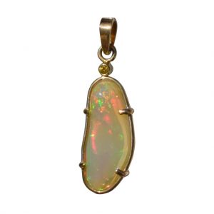 BONA ROCA  Edel Opal Anhänger natürliche Form mit Diamant, Fassung Gold 585, OP14-310