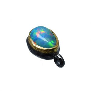 BONA ROCA  Edel Opal Anhänger Charm natürliche Form Fassung 18 Karat Gold mit Silber OP18-503