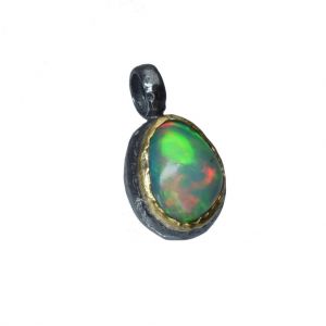 BONA ROCA  Edel Opal Anhänger Charm natürliche Form Fassung 18 Karat Gold mit Sterling Silber OP18-504