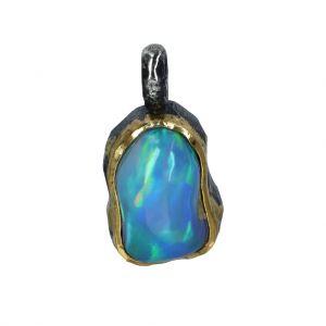 BONA ROCA  Edel Opal Anhänger Charm Natur förmig geschliffen Fassung 18 Karat Gold mit Sterling Silber OP18-506