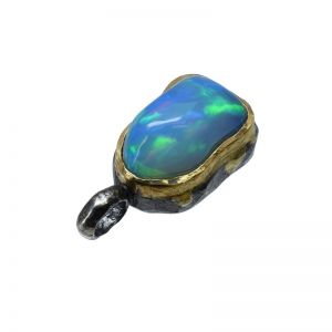 BONA ROCA  Edel Opal Anhänger Charm Natur förmig geschliffen Fassung 18 Karat Gold mit Sterling Silber OP18-506