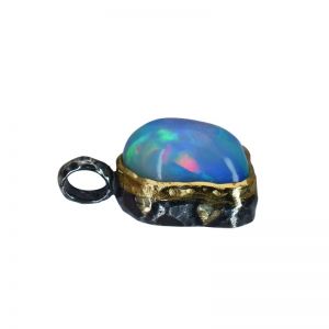 BONA ROCA  Edel Opal Anhänger Charm Natur förmig geschliffen Fassung 18 Karat Gold mit Sterling Silber OP18-506